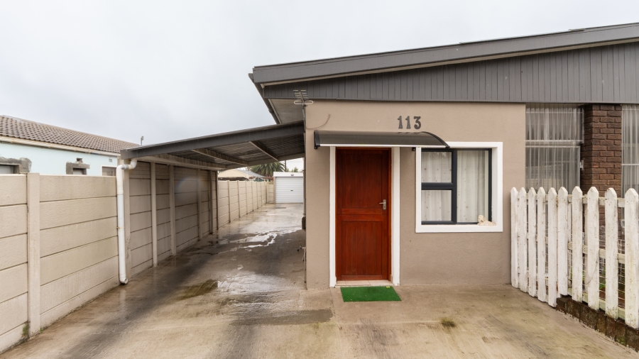 4 Bedroom Property for Sale in Peerless Park Western Cape
